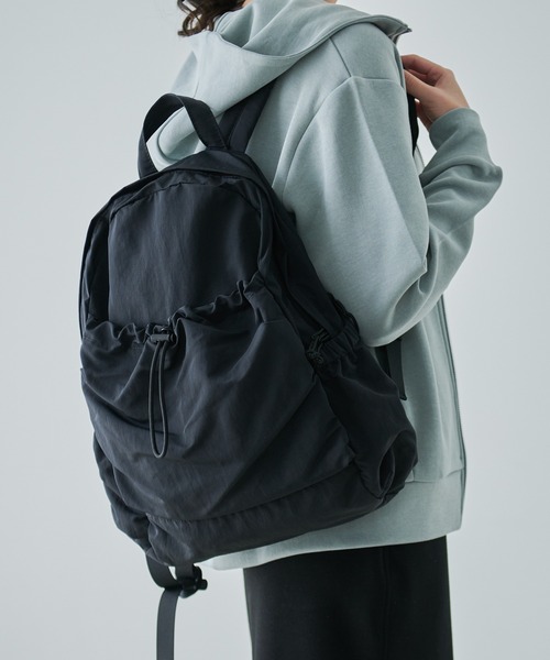 Arnold Palmer(アーノルドパーマー)の「ドローコード シェア リュック(バックパック/リュック・レディース・ブラック/カーキ・F)」の13枚目の写真