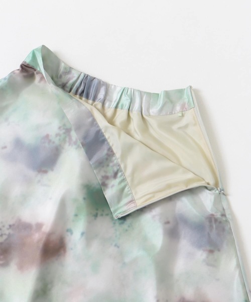 SENSE OF PLACE by URBAN RESEARCH（センスオブプレイスバイアーバンリサーチ）の「ボカシプリントロングスカート（スカート・レディース・ブルー/ブラック/グリーン・SMALL/MEDIUM）」の16枚目の写真