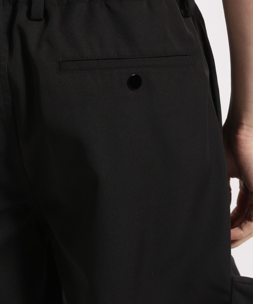 【新品未使用】STERNBERG スタンバーグ カーゴショートパンツ STERNBERG（スタンバーグ）の「STERNBERG/カーゴショートパンツ