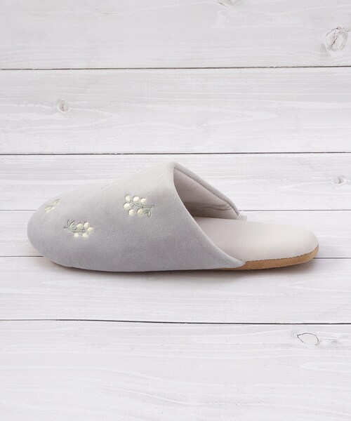 one'sterrace(ワンズテラス)の「◆ミモザ刺繍 ルームシューズ(ルームシューズ/スリッパ・レディース・アイボリー系8/グリーン系5/グレー系4・99)」の5枚目の写真