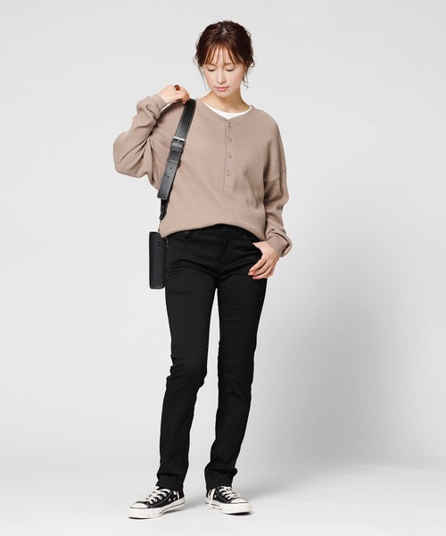 EDWIN(エドウィン)の「【EDWIN】ハタラクロ スリムストレートパンツ (機能性 / ストレッチ性 / リーズナブル / 美脚効果)(その他パンツ・レディース・ブラック・S/M/L/XL/XS)」の2枚目の写真