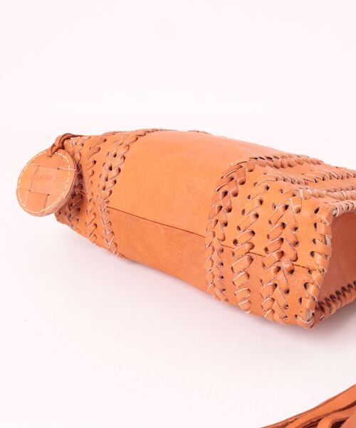 zucchero（ズッケロ）の「本革 ショルダーバッグ レディース ズッケロ 斜めがけ 肩掛け タッセル 小さめ 軽量 ミニバッグ 49775（ショルダーバッグ・レディース・ブラウン・FREE）」の3枚目の写真