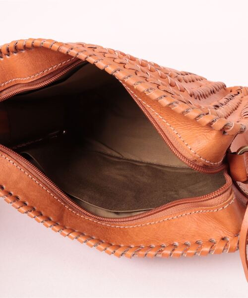 zucchero（ズッケロ）の「本革 ショルダーバッグ レディース ズッケロ 斜めがけ 肩掛け タッセル 小さめ 軽量 ミニバッグ 49775（ショルダーバッグ・レディース・ブラウン・FREE）」の4枚目の写真