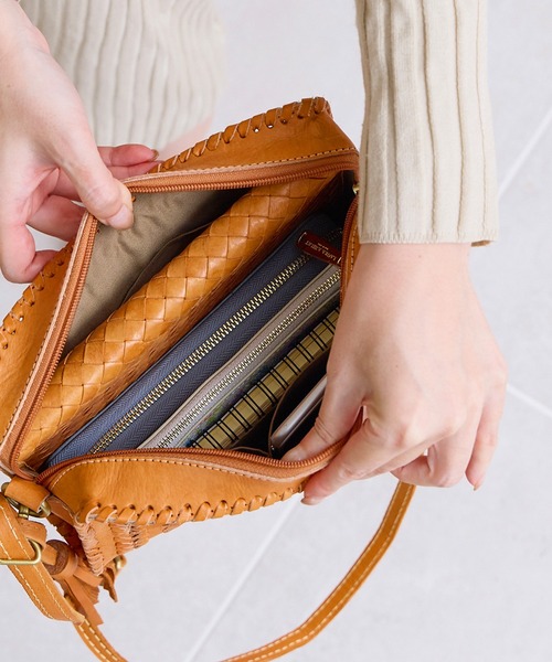 zucchero（ズッケロ）の「本革 ショルダーバッグ レディース ズッケロ 斜めがけ 肩掛け タッセル 小さめ 軽量 ミニバッグ 49775（ショルダーバッグ・レディース・ブラウン・FREE）」の11枚目の写真