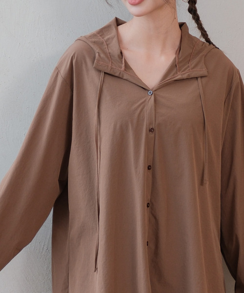TeddyShop(テディショップ)の「【UVカット率 99%/UPF50+/接触冷感/軽量】レディース水着 長袖フード付きシャツパーカー風ラッシュガードパーカー 水陸両用(パーカー・レディース・ブラウン/カーキ/ネイビー/ベージュ/ブラック/グレー・L/M)」の9枚目の写真