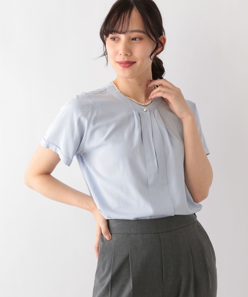 GLOBAL WORK(グローバルワーク)の「さらさらリラックス2WAYタック半袖/987190(シャツ/ブラウス・レディース・ライトグレー/ベージュ系1/ライトブルー/ホワイト×ブラック/ストライプ/ネイビー・MEDIUM/LARGE)」の1枚目の写真