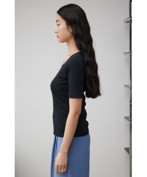 AZUL by moussy(アズールバイマウジー)の「2WAYリブトップス(Tシャツ/カットソー・レディース・オフホワイト/グレー/ブラック・SMALL/MEDIUM)」の20枚目の写真