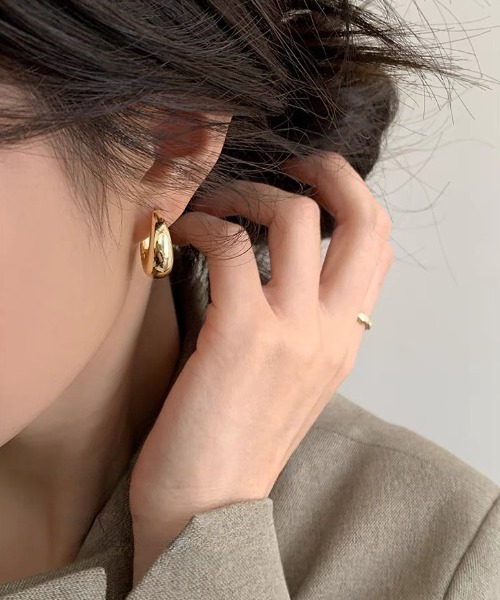 E&C closet…(イーアンドシークローゼット)の「ボリュームフープピアス(ピアス(両耳用)・レディース・ゴールド/シルバー・FREE)」の12枚目の写真