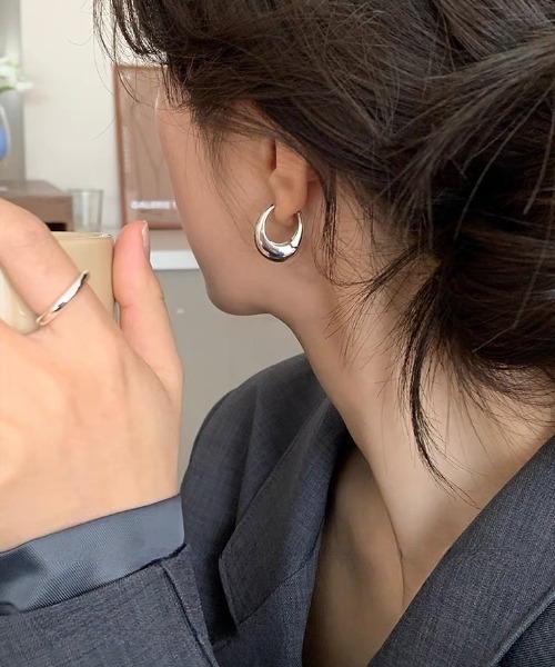 E&C closet…(イーアンドシークローゼット)の「ボリュームフープピアス(ピアス(両耳用)・レディース・ゴールド/シルバー・FREE)」の6枚目の写真