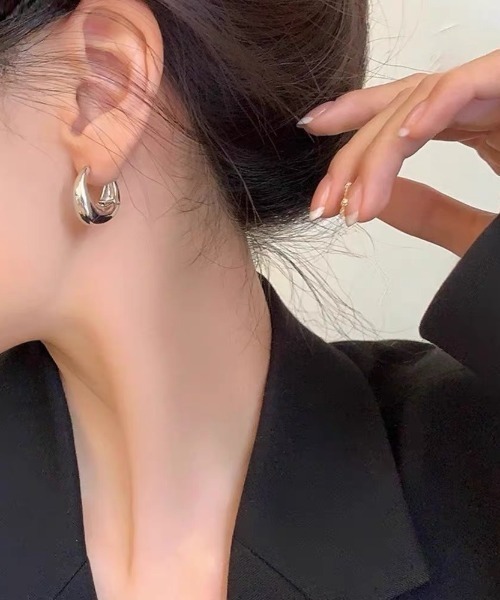 E&C closet…(イーアンドシークローゼット)の「ボリュームフープピアス(ピアス(両耳用)・レディース・ゴールド/シルバー・FREE)」の9枚目の写真