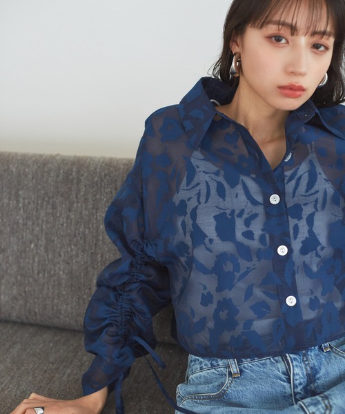 VIS（ビス）の「シアーオパールボリューム袖シャツ（シャツ/ブラウス・レディース・ホワイト/ネイビー/モスグリーン・FREE）」の22枚目の写真