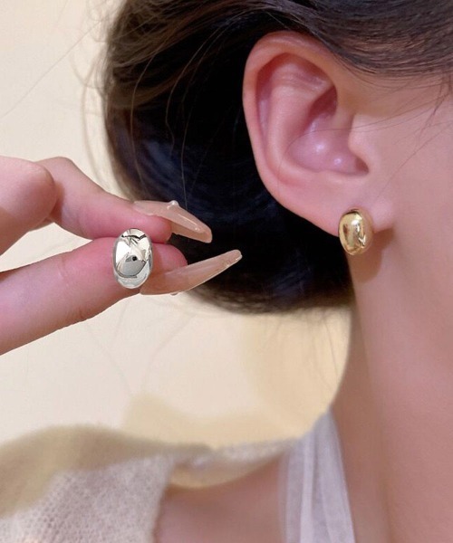 Miniministore(ミニミニストア)の「カシューナッツピアス ミニピアス(ピアス(両耳用)・レディース・シルバー/ゴールド・FREE)」の3枚目の写真