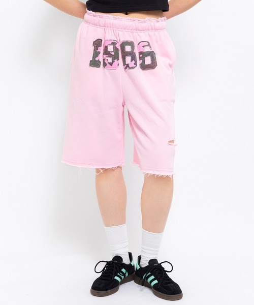 atmos pink(アトモスピンク)の「atmos pink Damaged Half Sweat Pants / アトモス ピンク ダメージ ハーフ スウェットパンツ(スウェットパンツ・レディース・ウッドランド/グレー/ブラック・FREE)」の3枚目の写真