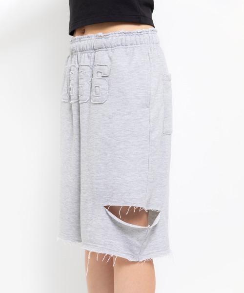 atmos pink(アトモスピンク)の「atmos pink Damaged Half Sweat Pants / アトモス ピンク ダメージ ハーフ スウェットパンツ(スウェットパンツ・レディース・ウッドランド/グレー/ブラック・FREE)」の8枚目の写真