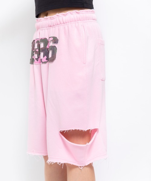 atmos pink(アトモスピンク)の「atmos pink Damaged Half Sweat Pants / アトモス ピンク ダメージ ハーフ スウェットパンツ(スウェットパンツ・レディース・ウッドランド/グレー/ブラック・FREE)」の5枚目の写真