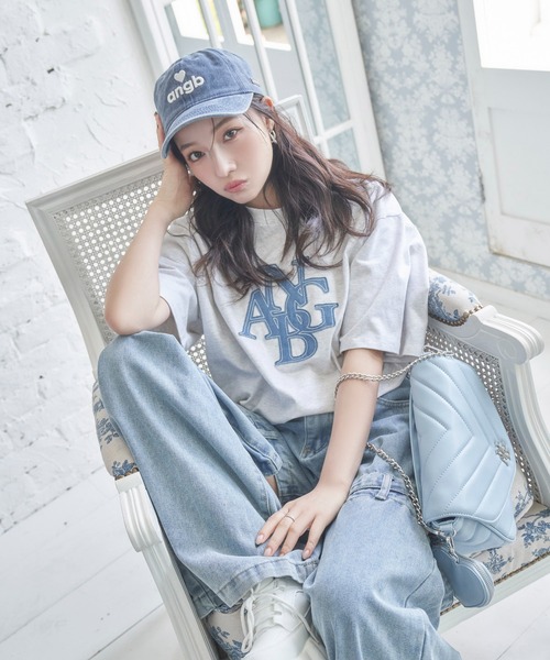 ANDGEEBEE（アンジービー）の「UNISEX デニムパッチTシャツ（Tシャツ/カットソー・レディース・グレー/ブラック・FREE）」の2枚目の写真