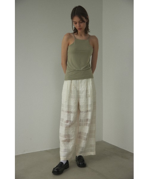 BLACK BY MOUSSY（ブラックバイマウジー）の「square neck camisole(スクエアネックキャミソール)（キャミソール・レディース・ブラック/ライトカーキ/オレンジ・1/2）」の5枚目の写真