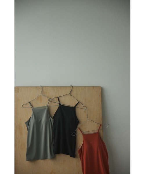 BLACK BY MOUSSY（ブラックバイマウジー）の「square neck camisole(スクエアネックキャミソール)（キャミソール・レディース・ブラック/ライトカーキ/オレンジ・1/2）」の12枚目の写真
