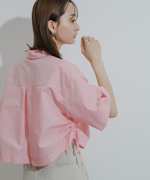 SENSE OF PLACE by URBAN RESEARCH(センスオブプレイスバイアーバンリサーチ)の「シャーリングクロップドシャツ(半袖)(シャツ/ブラウス・レディース・ブルー系その他/グレー系その他/ピンク系その他・ONE)」の7枚目の写真