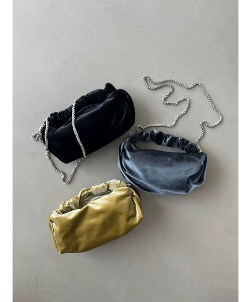 EMODA(エモダ)の「ギャザーハンドポーチバッグ(ハンドバッグ・レディース・カーキ/グレー/ブラック・FREE)」の4枚目の写真