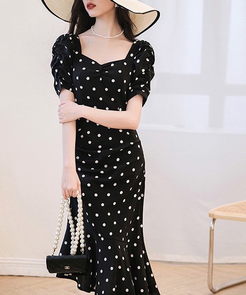 gossip!ロサンゼルス(ゴシップロサンゼルス)の「【Y2Kガーリー】 ドット柄 Vネックマーメイドワンピース(ワンピース・レディース・ブラック/ホワイト・FREE)」の3枚目の写真