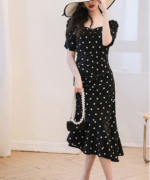 gossip!ロサンゼルス(ゴシップロサンゼルス)の「【Y2Kガーリー】 ドット柄 Vネックマーメイドワンピース(ワンピース・レディース・ブラック/ホワイト・FREE)」の4枚目の写真
