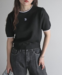 ワンポイント刺繍配色クロップドニット