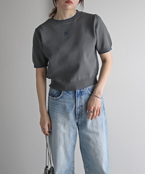 COURO(コウロ)の「ワンポイント刺繍配色クロップドニット(ニット/セーター・レディース・ブラック/オフホワイト/サックスブルー/ピンク/グレイッシュベージュ/チャコール・FREE)」の19枚目の写真