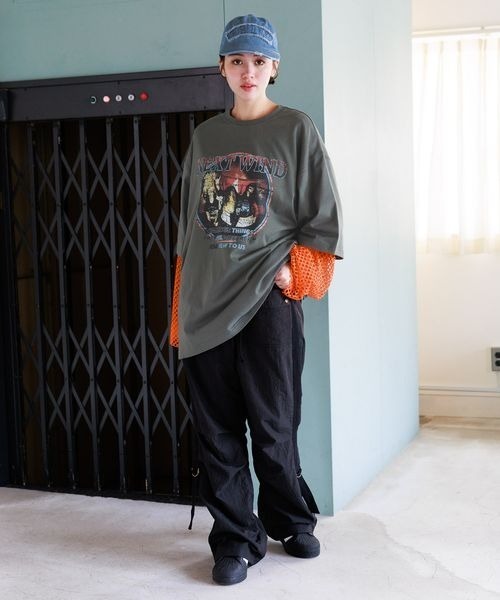 PBLIM（ページボーイリム）の「PBLIM/ロックバンドＴ（Tシャツ/カットソー・レディース・ネイビー/グレイッシュベージュ/チャコールグレー・SMALL/MEDIUM）」の5枚目の写真