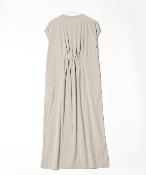 three dots（スリードッツ）の「ストレッチナイロン ギャザードレス（ワンピース・レディース・ブラック/グレイッシュベージュ・SMALL）」の3枚目の写真
