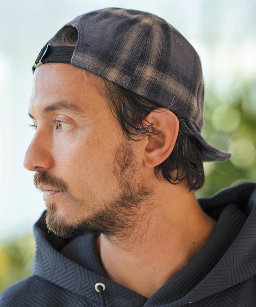 CAMBIO（カンビオ）の「mko12131-Ombre Check Short Cap アンパイヤキャップ（キャップ・メンズ・ブラック/チャコール/ネイビー・FREE）」の3枚目の写真