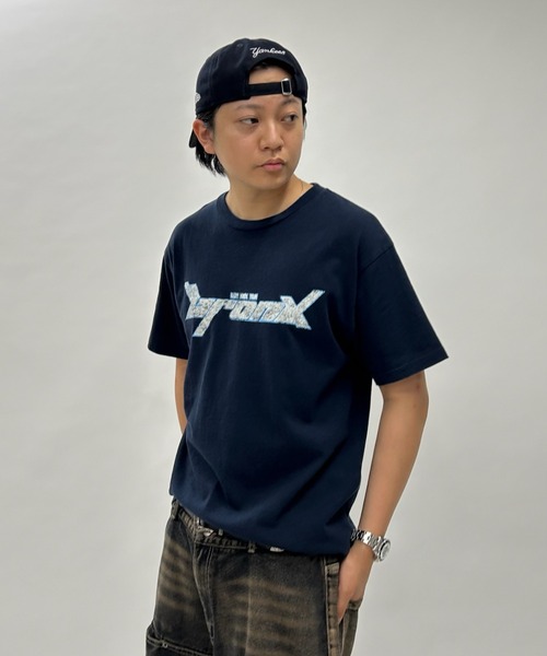 WHO'S WHO gallery(フーズフーギャラリー)の「【KOOKY'N/クーキー】BRONXヴィンテージライクロゴTEE(Tシャツ/カットソー・レディース・チャコールグレー/ネイビー/アッシュグレー/ブラック/パープル/サックスブルー/オフホワイト/グレー/カーキ・X-LARGE/MEDIUM/X-SMALL)」の7枚目の写真
