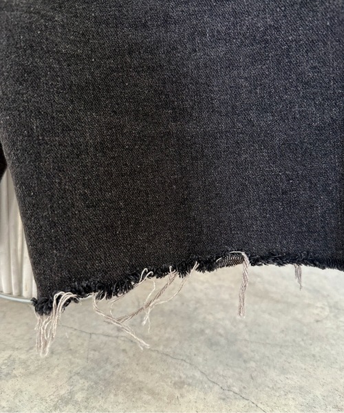 ULEULA（ウルア）の「ハート刺繍デニムハーフパンツ（デニムパンツ・レディース・ブラック・MEDIUM/LARGE）」の4枚目の写真