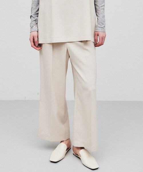 cloenc（クロエンス）の「◆【手洗い可／セットアップ】タックストレートパンツ（その他パンツ・レディース・ライトグレー/ダークグレー/ライトベージュ・01/02/03）」の4枚目の写真