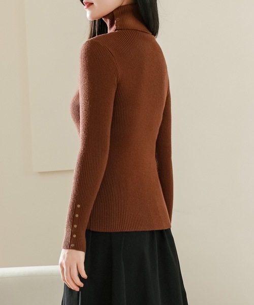Lace Ladies(レースレディース)の「ソリッドカラー サイドボタン リブ ニット ハイネック プルオーバー(ニット/セーター・レディース・ブラック/ブラウン/アイボリー・M/XL)」の11枚目の写真