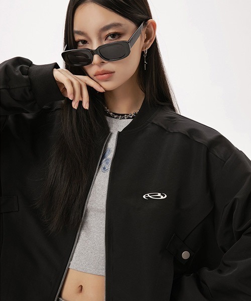 Ressaca（レサーカ）の「オーバーサイズワンポイントロゴフライト