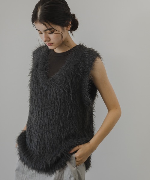 rectangle(レクタングル)の「フェザーヤーンVネックベスト(ニット/セーター・レディース・アイボリー/チャコールグレー/ベージュ・FREE)」の11枚目の写真