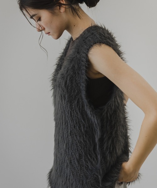 rectangle(レクタングル)の「フェザーヤーンVネックベスト(ニット/セーター・レディース・アイボリー/チャコールグレー/ベージュ・FREE)」の13枚目の写真