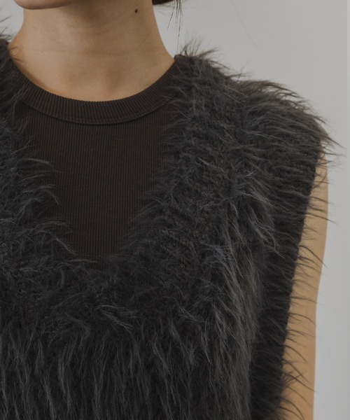 rectangle(レクタングル)の「フェザーヤーンVネックベスト(ニット/セーター・レディース・アイボリー/チャコールグレー/ベージュ・FREE)」の22枚目の写真