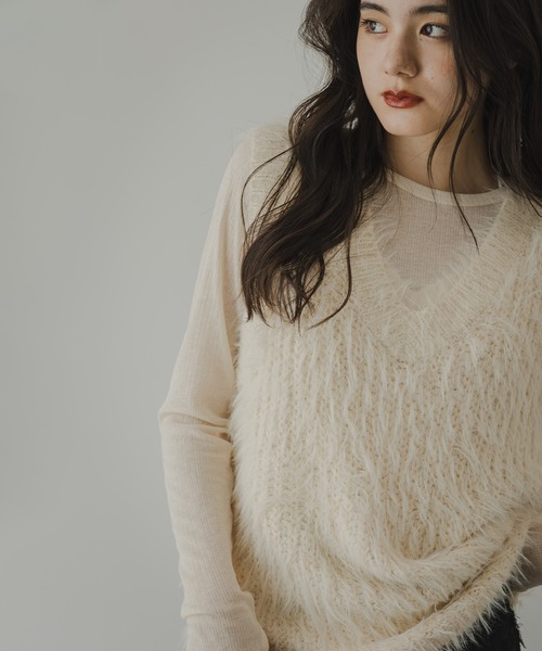 rectangle(レクタングル)の「フェザーヤーンVネックベスト(ニット/セーター・レディース・アイボリー/チャコールグレー/ベージュ・FREE)」の7枚目の写真