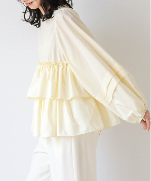 AMELY(エミリー)の「ティアードフリルペプラムブラウス(シャツ/ブラウス・レディース・グリーン/ホワイト/ブラック/チャコール/イエロー・フリー)」の16枚目の写真