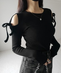 me+em select（ミームセレクト）の「【 ３color 】カットアウトショルダーリボンリブトップス ／ Cut-out shoulder ribbon rib tops（Tシャツ/カットソー）」