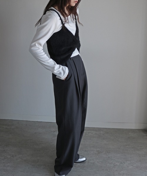 COURO（コウロ）の「ショートフェザーツイストビスチェ（ベスト・レディース・アイボリー/ブラック/グレー/ベージュ・M）」の11枚目の写真