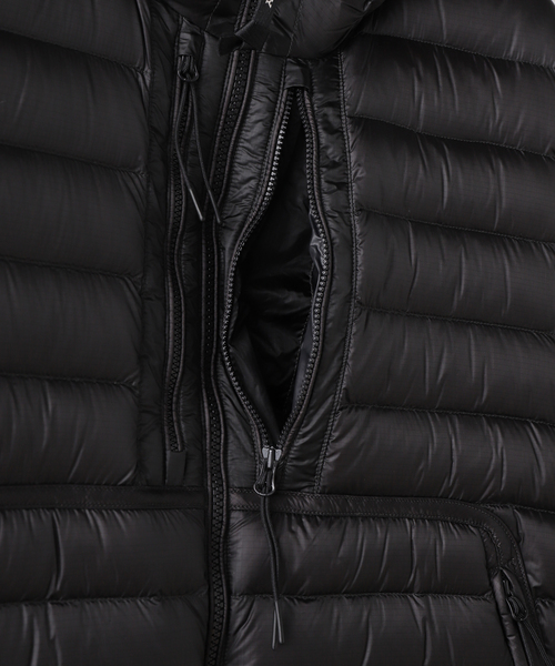 C.P. COMPANY(シーピーカンパニー)の「【C.P. Company / シーピーカンパニー】MEDIUM JACKET IN DD SHELL(ダウンジャケット/コート・メンズ・ブラック・MEDIUM)」の10枚目の写真