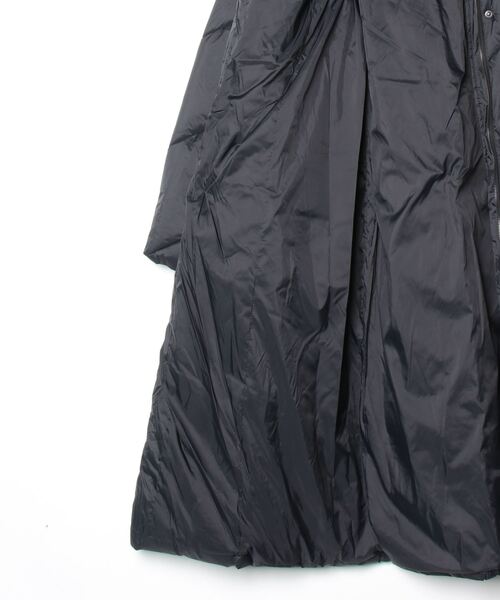 BANANA REPUBLIC FACTORY STORE(バナナリパブリック ファクトリーストア)の「BANANA REPUBLIC FACTORY STORE パファージャケット(ダウンジャケット/コート・レディース・ブラック/アイボリー/カーキ・XS/S/M/L)」の4枚目の写真