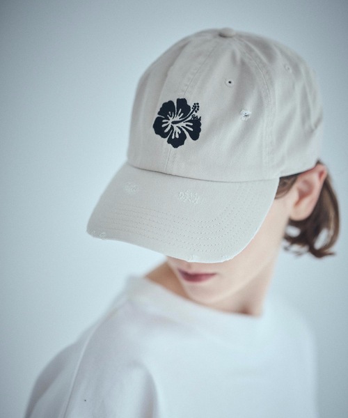 SEA（シー）の「ハイビスカス ダメージキャップ（キャップ・レディース・ブラック/レッド/ベージュ・ONE SIZE）」の2枚目の写真