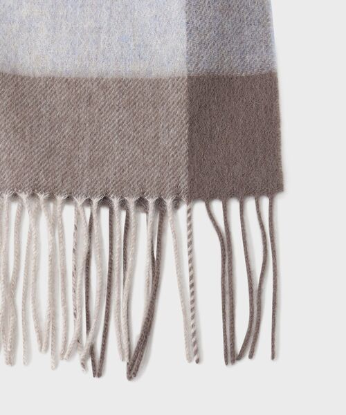 THE SHOP TK （ザ ショップ ティーケー ）の「◆ウールブロックチェックシングルマフラー ユニセックス（マフラー・レディース・ワイン系1/ネイビー系1/イエロー系1/ブルー系1/チャコールグレー/ブラウン系2・00）」の14枚目の写真