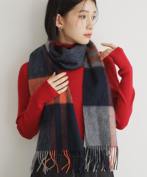 THE SHOP TK （ザ ショップ ティーケー ）の「◆ウールブロックチェックシングルマフラー ユニセックス（マフラー・レディース・ワイン系1/ネイビー系1/イエロー系1/ブルー系1/チャコールグレー/ブラウン系2・00）」の4枚目の写真