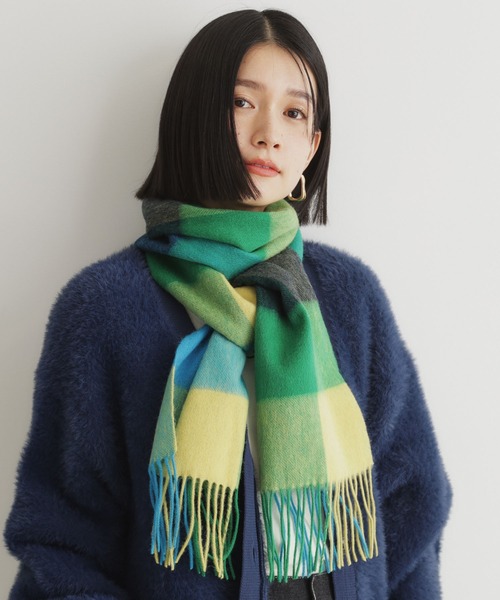 THE SHOP TK （ザ ショップ ティーケー ）の「◆ウールブロックチェックシングルマフラー ユニセックス（マフラー・レディース・ワイン系1/ネイビー系1/イエロー系1/ブルー系1/チャコールグレー/ブラウン系2・00）」の5枚目の写真