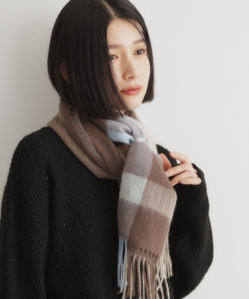 THE SHOP TK （ザ ショップ ティーケー ）の「◆ウールブロックチェックシングルマフラー ユニセックス（マフラー・レディース・ワイン系1/ネイビー系1/イエロー系1/ブルー系1/チャコールグレー/ブラウン系2・00）」の7枚目の写真